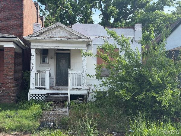 4265 E Farlin Avenue , St Louis, MO 63115
