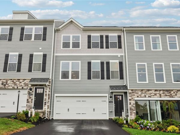 163 River Ridge Drive, Moon Twp, PA 15108