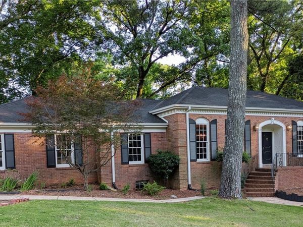409 Woodridge Drive, Tuscaloosa, AL 35406
