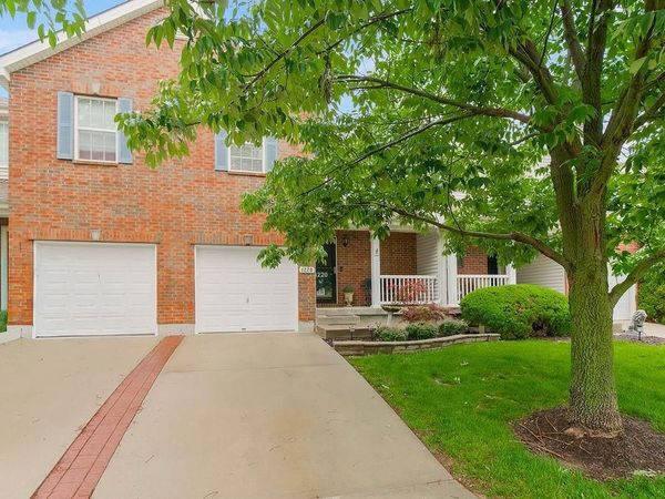 1220 SW Wysteria Drive, Lee's Summit, MO 64082