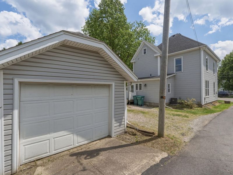 720 W Main Street, Newark, OH 43055 Photo 24