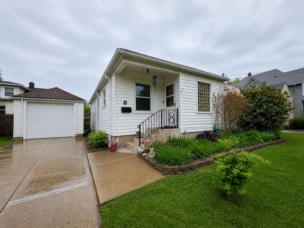 8 Monroe Street , Elgin, IL 60123