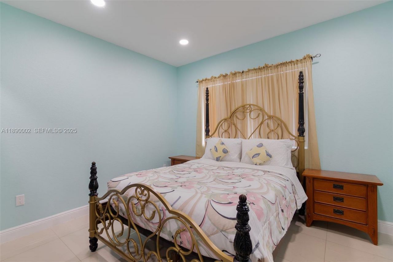 521 S Florida Mango Road, West Palm Beach, FL 33406 Photo