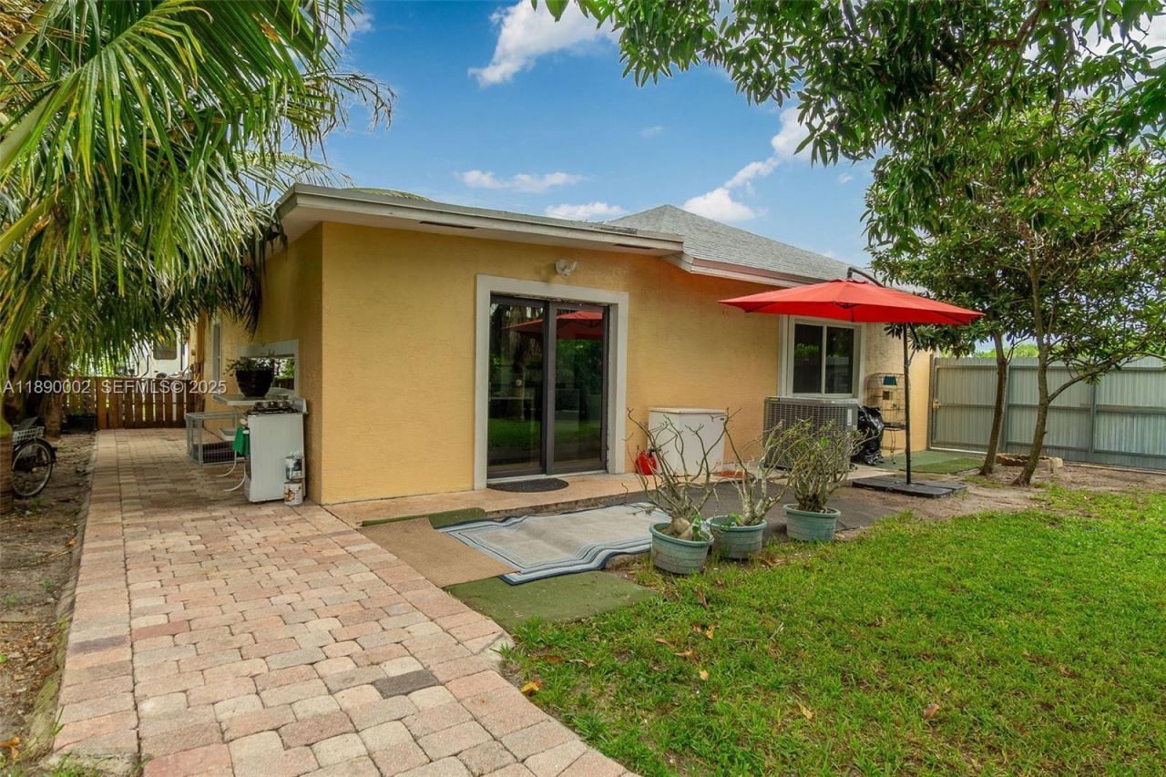521 S Florida Mango Road, West Palm Beach, FL 33406 Photo