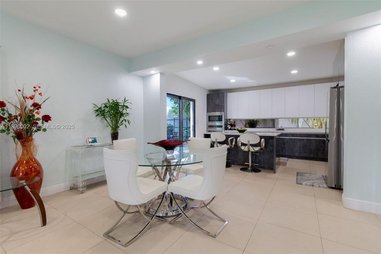 521 S Florida Mango Road, West Palm Beach, FL 33406 Photo
