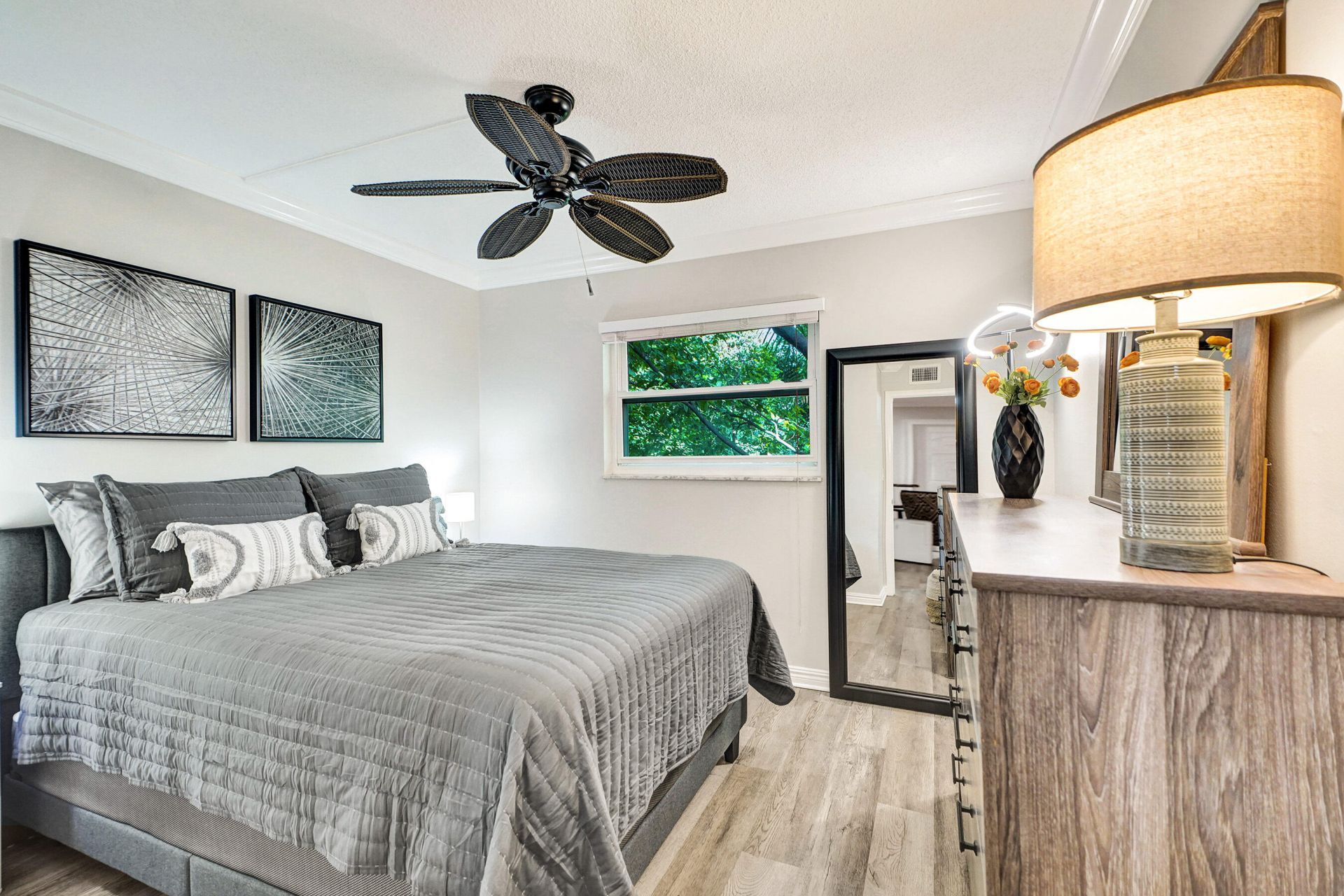 1125 NE 16th Place, Unit 209, Fort Lauderdale, FL 33305 Photo