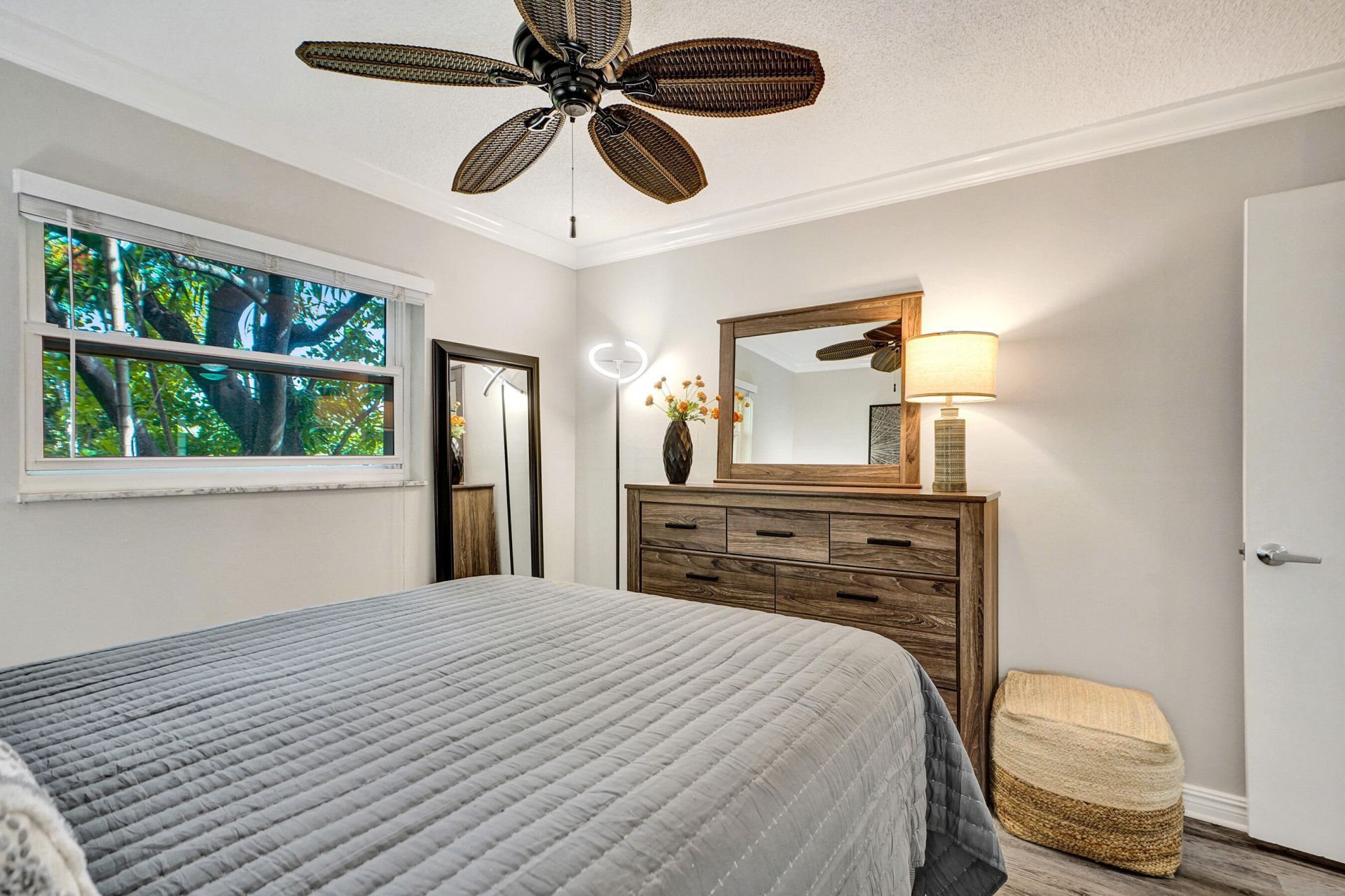 1125 NE 16th Place, Unit 209, Fort Lauderdale, FL 33305 Photo