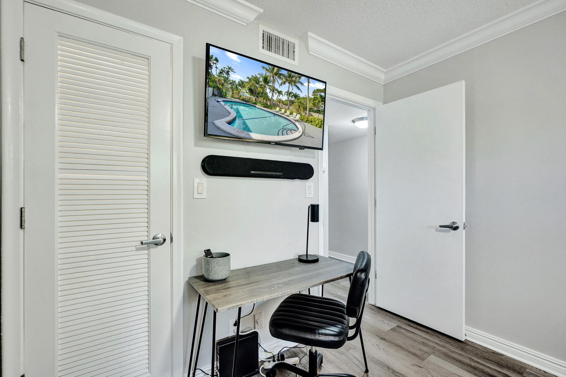 1125 NE 16th Place, Unit 209, Fort Lauderdale, FL 33305 Photo