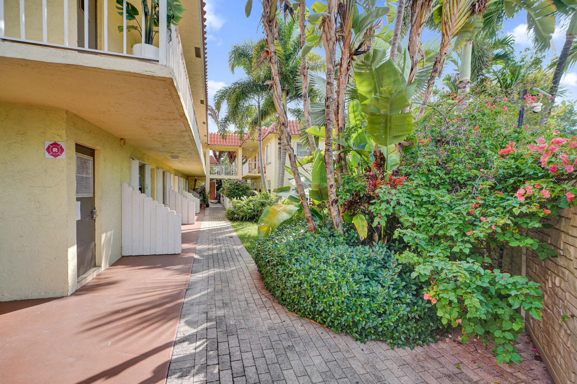 1125 NE 16th Place, Unit 209, Fort Lauderdale, FL 33305 Photo
