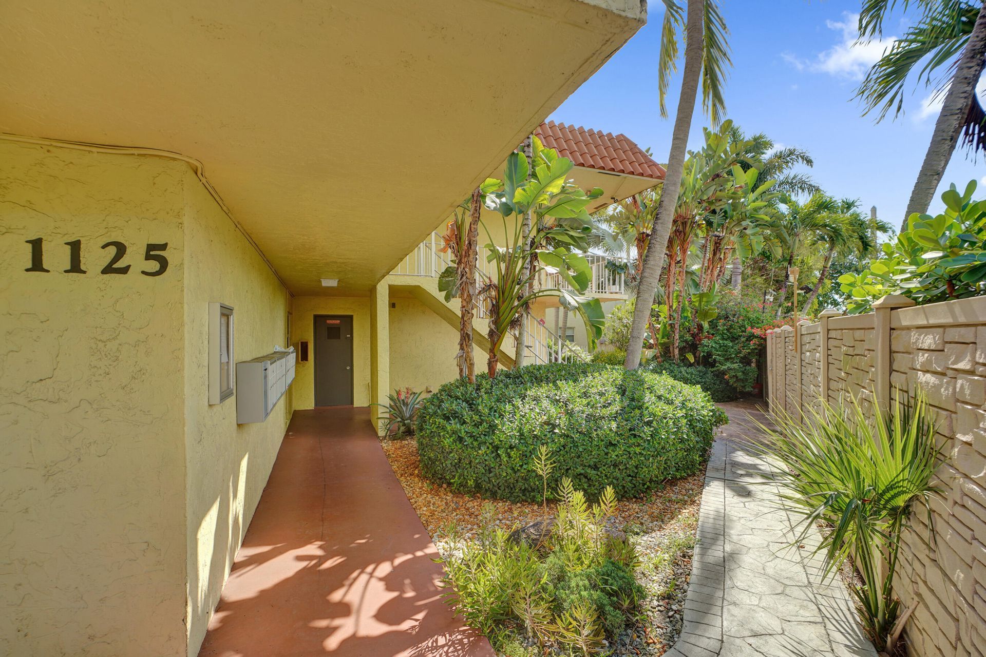 1125 NE 16th Place, Unit 209, Fort Lauderdale, FL 33305 Photo