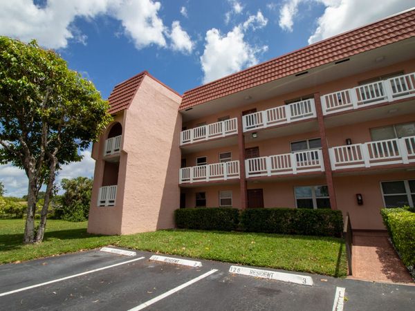 9621 Sunrise Lakes Boulevard, Unit 102, Sunrise, FL 33322