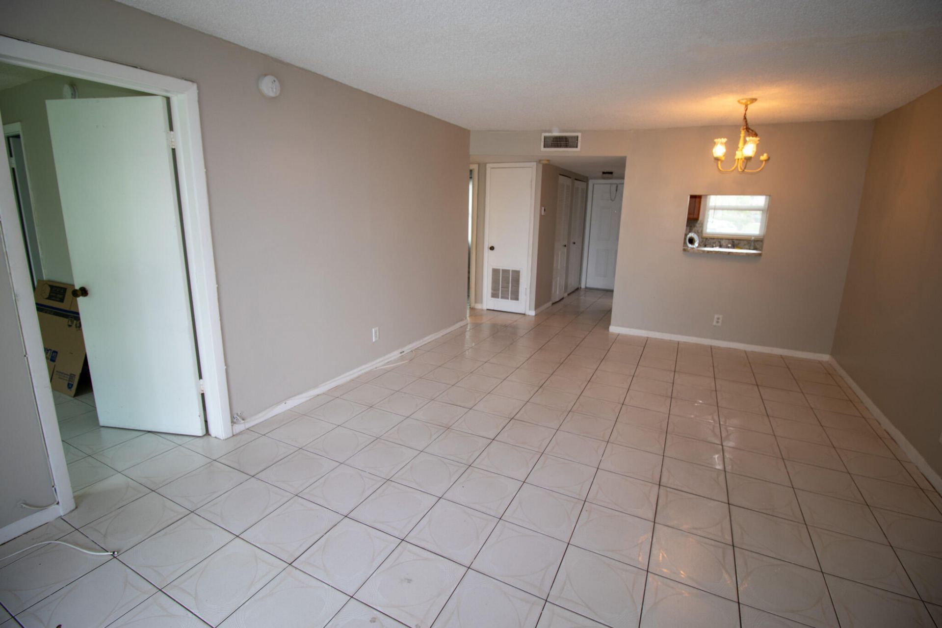 9621 Sunrise Lakes Boulevard, Unit 102, Sunrise, FL 33322 Photo