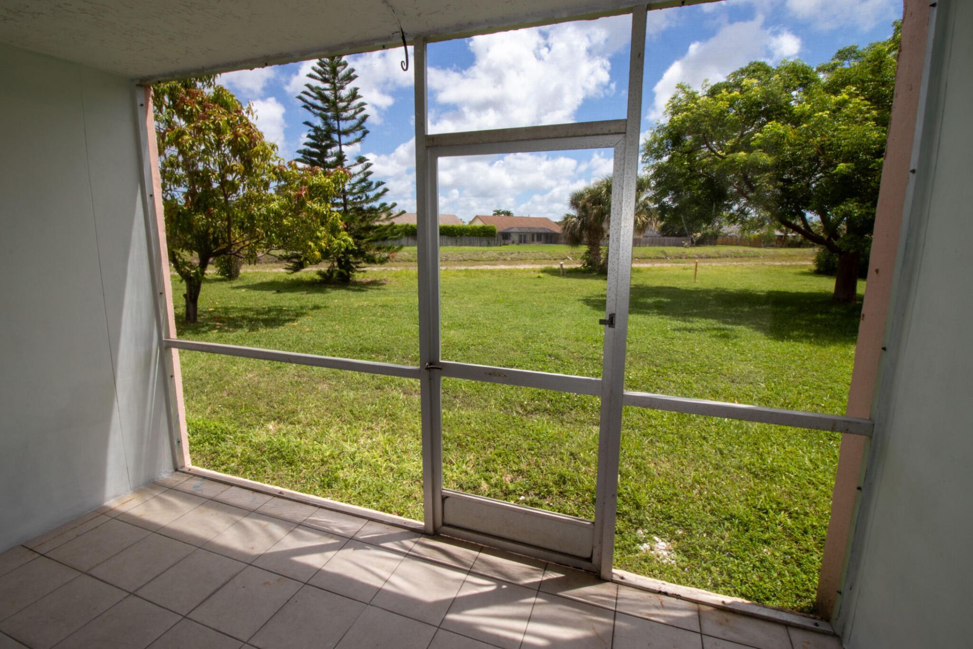 9621 Sunrise Lakes Boulevard, Unit 102, Sunrise, FL 33322 Photo