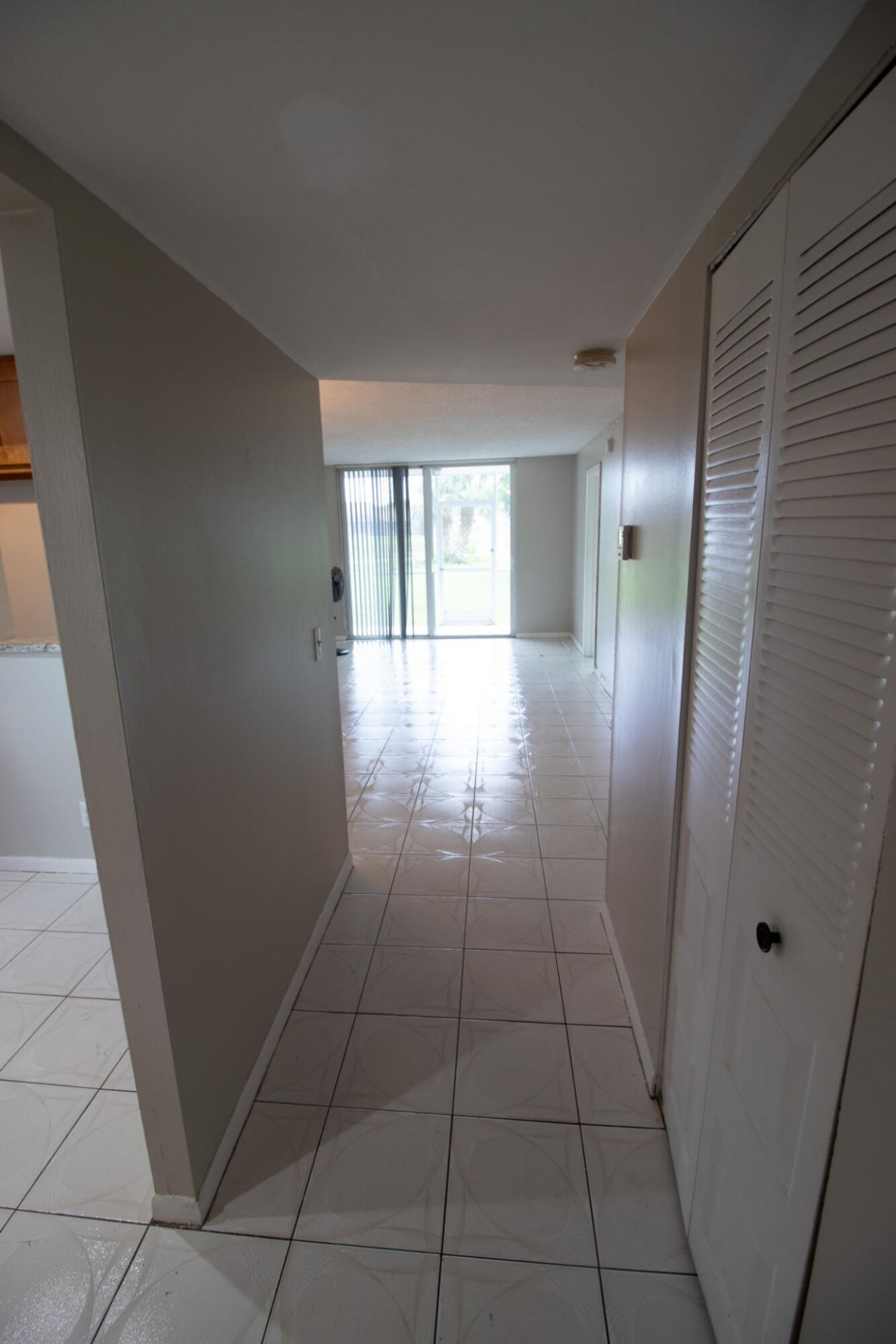 9621 Sunrise Lakes Boulevard, Unit 102, Sunrise, FL 33322 Photo