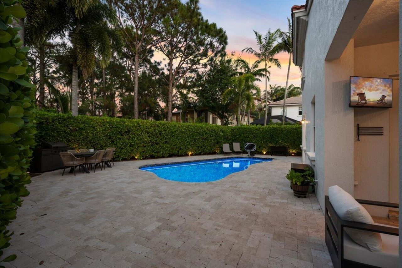 2104 Spring Court, Palm Beach Gardens, FL 33410 Photo