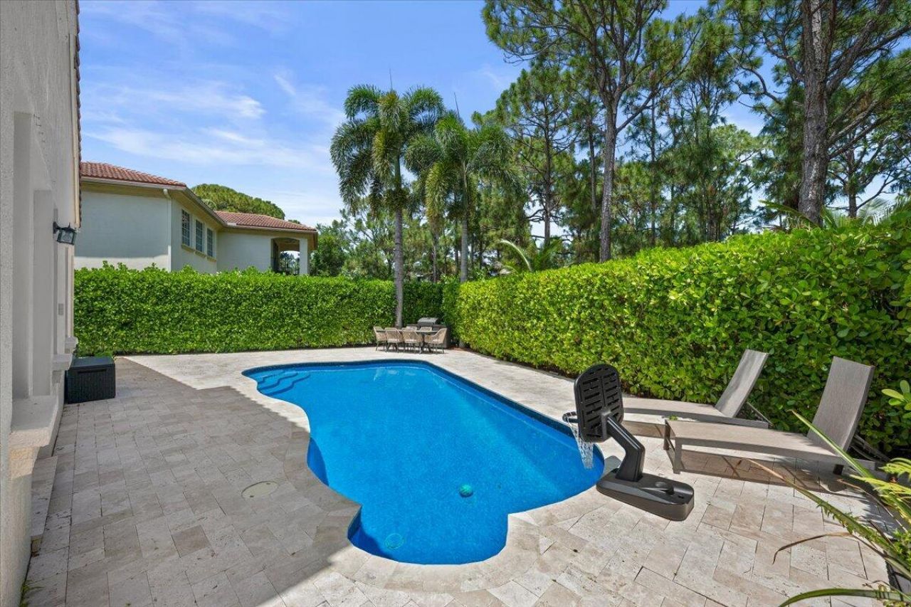 2104 Spring Court, Palm Beach Gardens, FL 33410 Photo