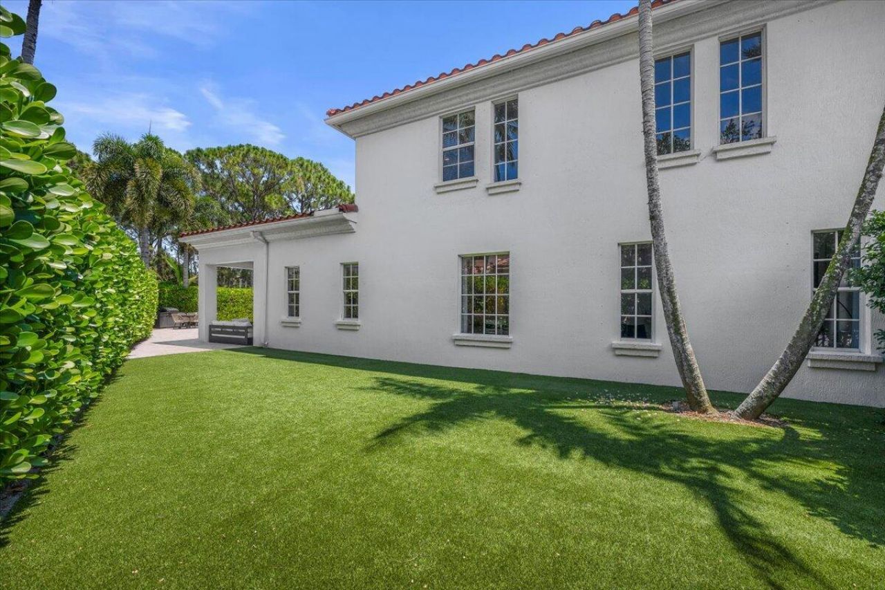2104 Spring Court, Palm Beach Gardens, FL 33410 Photo