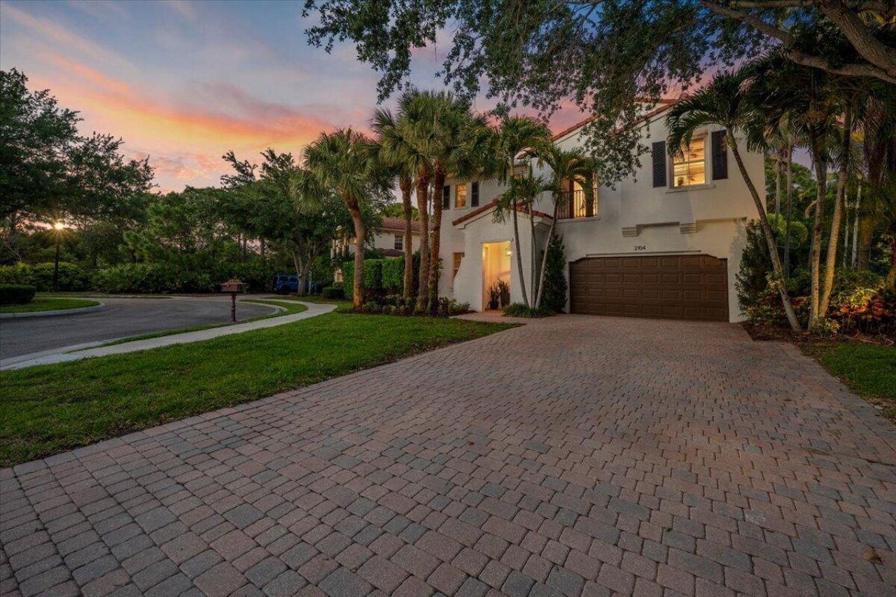 2104 Spring Court, Palm Beach Gardens, FL 33410 Photo
