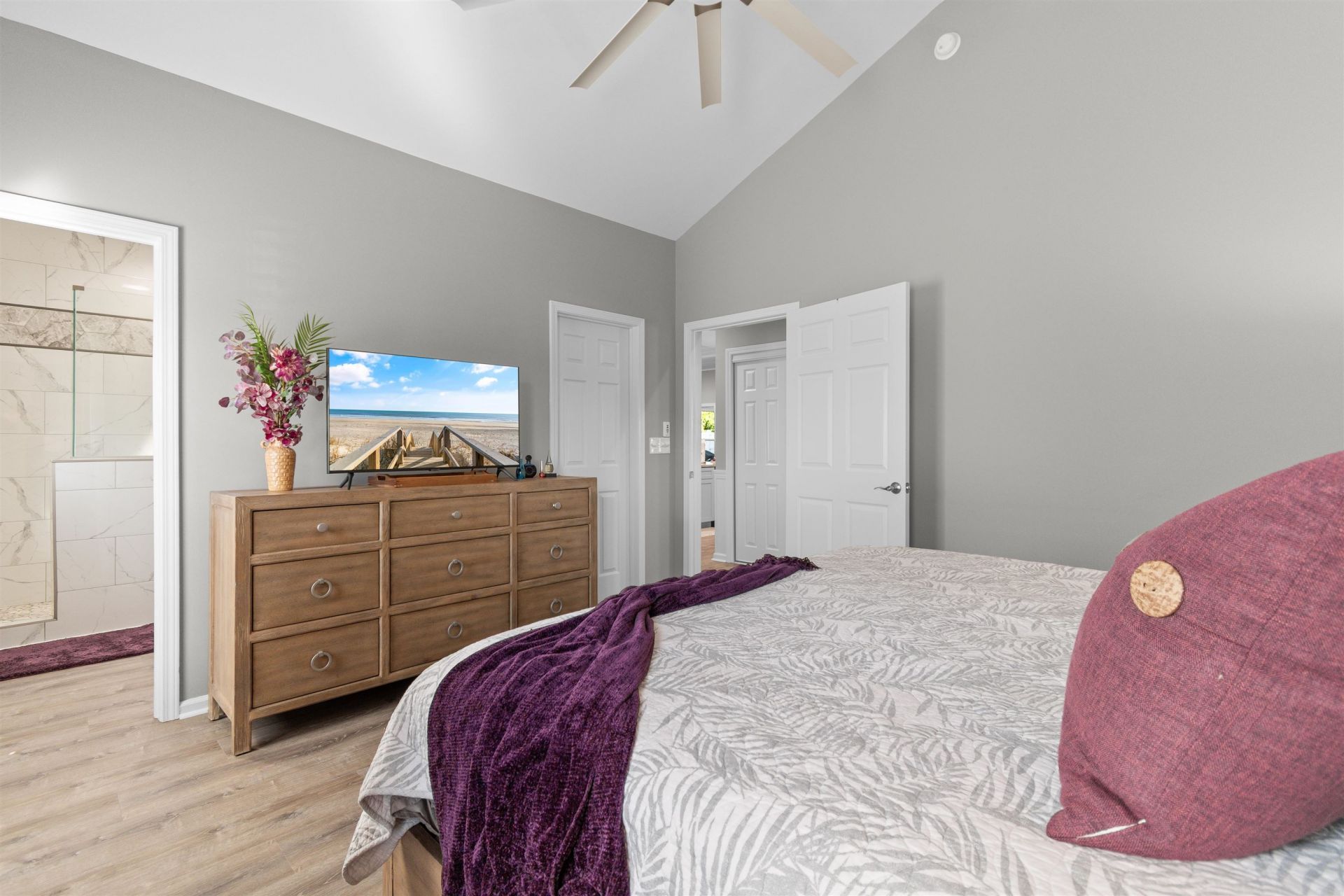 4246 River Gate Ln. Photo 10