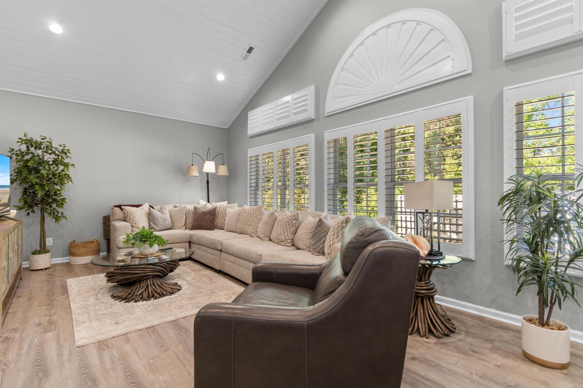 4246 River Gate Ln. Photo 7