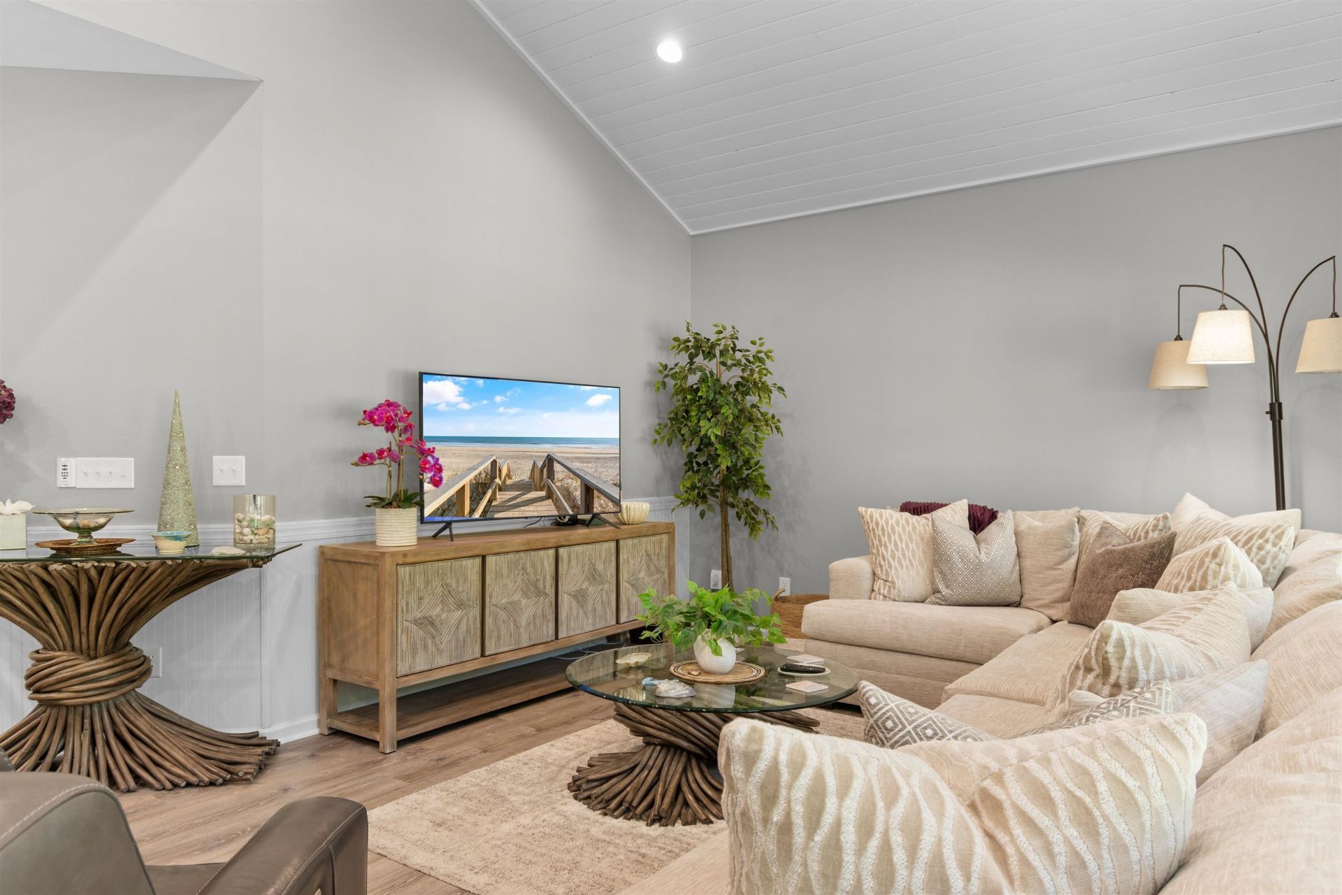4246 River Gate Ln. Photo 8