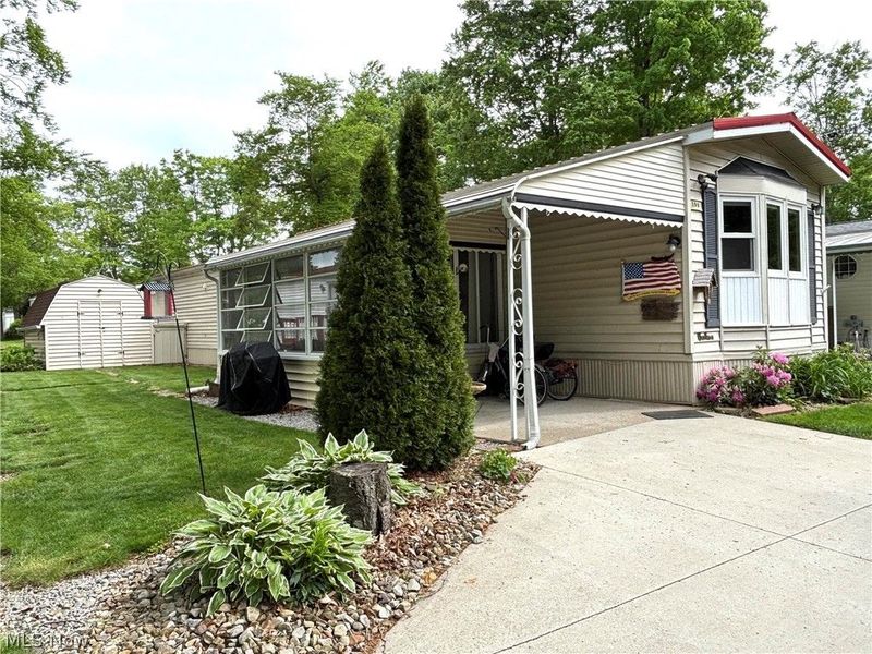 1229 Columbiana Lisbon Road, Unit 100, Columbiana, OH 44408 Photo 1