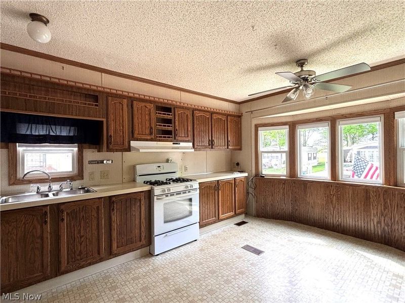 1229 Columbiana Lisbon Road, Unit 100, Columbiana, OH 44408 Photo 12