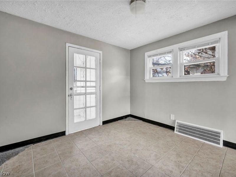 22601 Ivan Avenue, Euclid, OH 44123 Photo 12