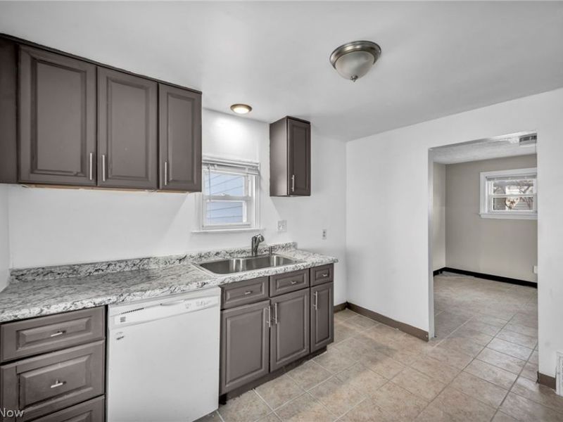 22601 Ivan Avenue, Euclid, OH 44123 Photo 14