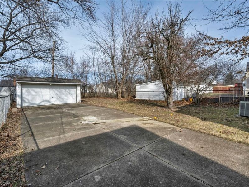 22601 Ivan Avenue, Euclid, OH 44123 Photo 32