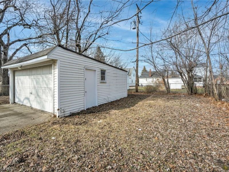 22601 Ivan Avenue, Euclid, OH 44123 Photo 34