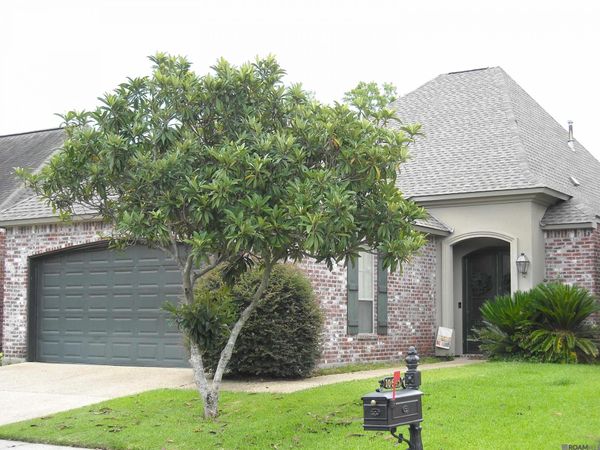 10655 Woodland Oaks, Baton Rouge, LA 70809