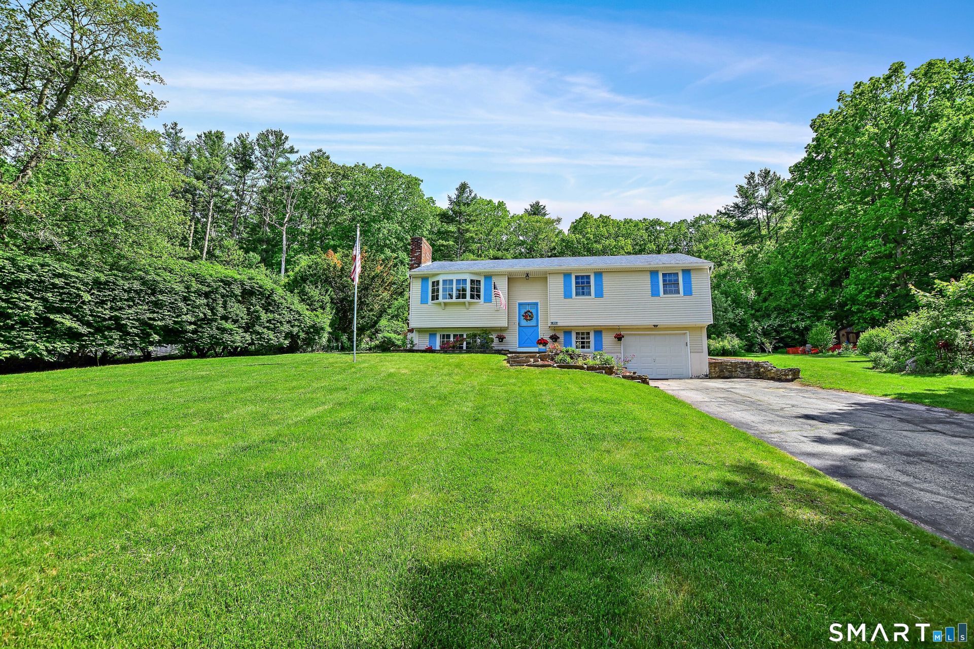17 Plainview, Plainfield, CT 06239 Main Photo