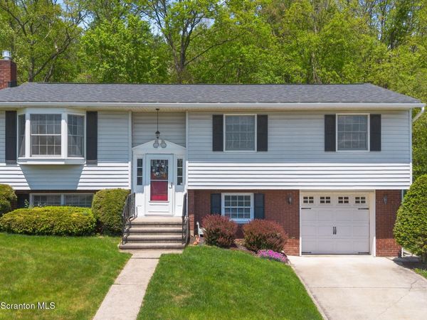 210 Prynn Street, Peckville, PA 18452