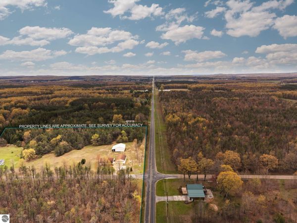 960 32 Road E, Boon, MI 49618