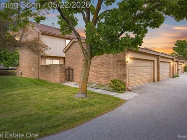 5345 Wright Way W, West Bloomfield Twp, MI 48322