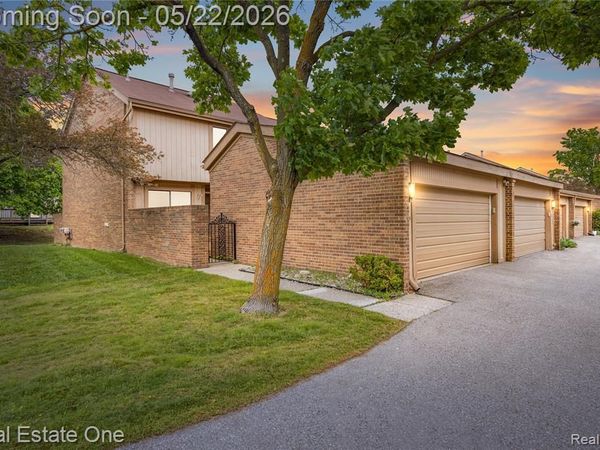 5345 Wright Way W, West Bloomfield Twp, MI 48322