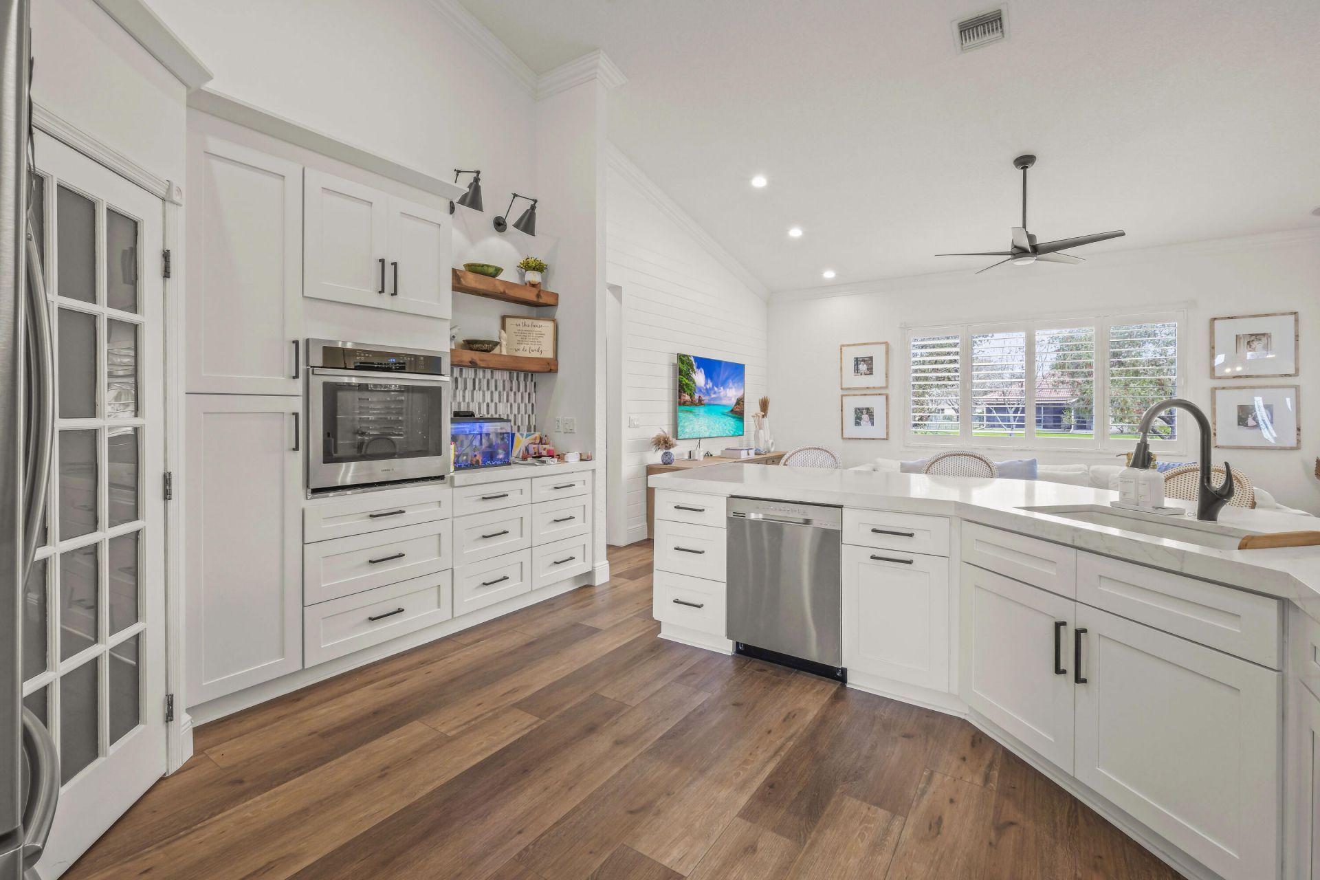 15705 Meadow Wood Drive, Wellington, FL 33414 Photo