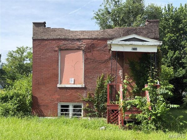 5204 Saint Louis Avenue , St Louis, MO 63115