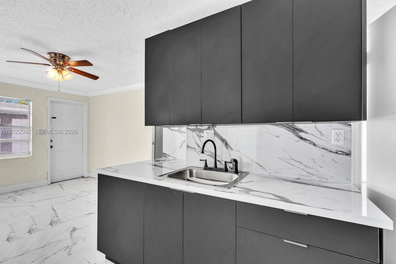5685 Flagler St , Unit 2, Hollywood, FL 33023 Photo