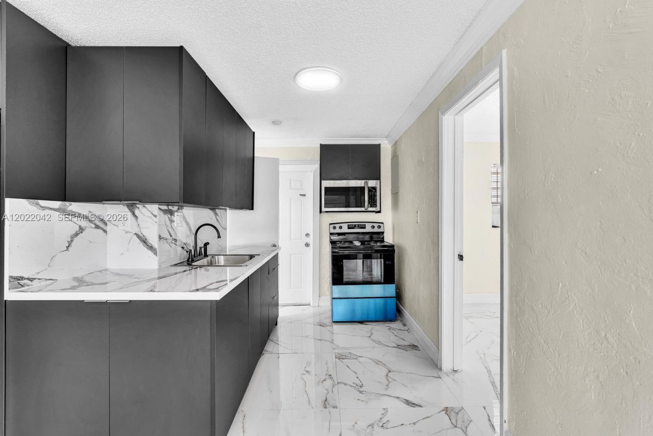5685 Flagler St , Unit 2, Hollywood, FL 33023 Photo