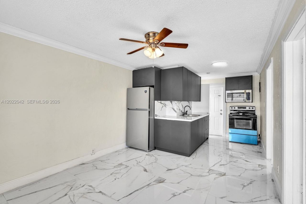 5685 Flagler St , Unit 2, Hollywood, FL 33023 Photo
