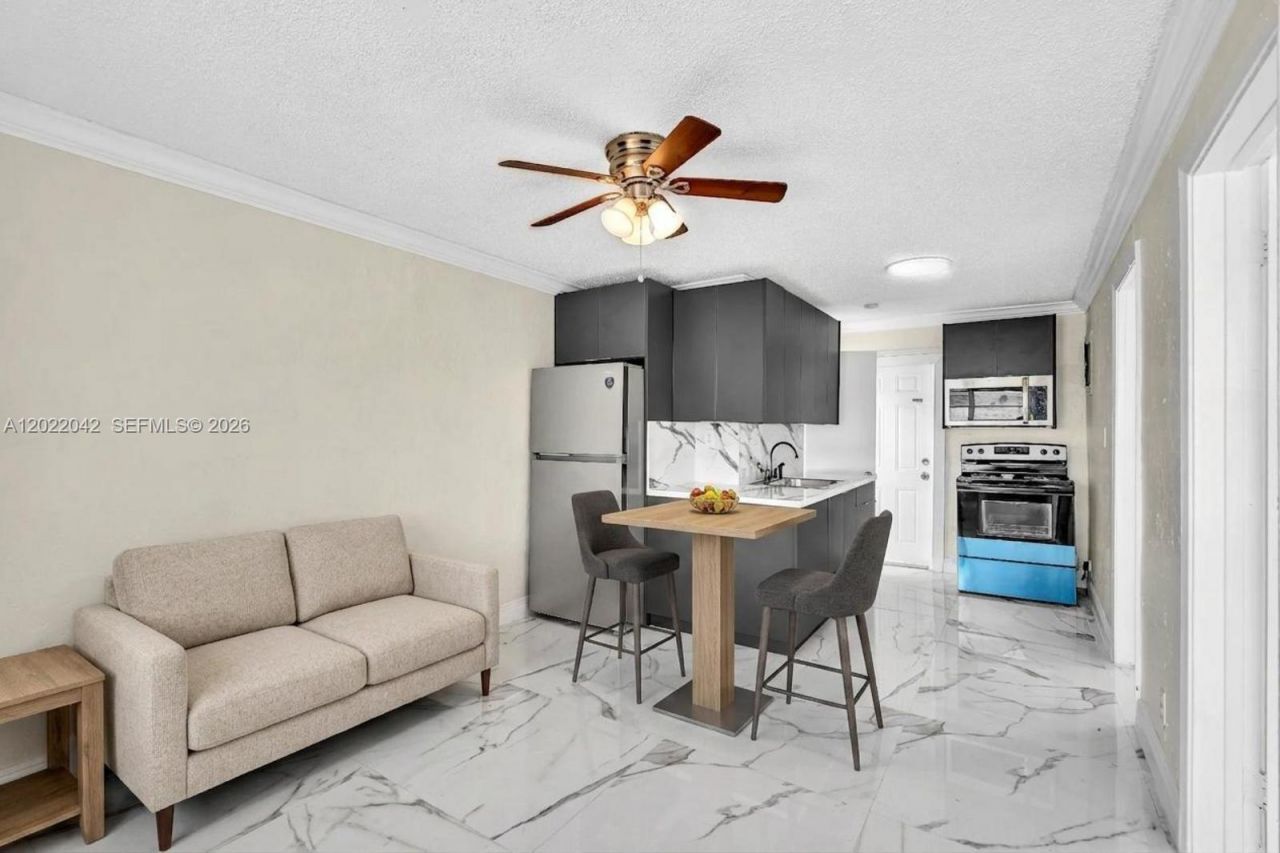 5685 Flagler St , Unit 2, Hollywood, FL 33023 Photo