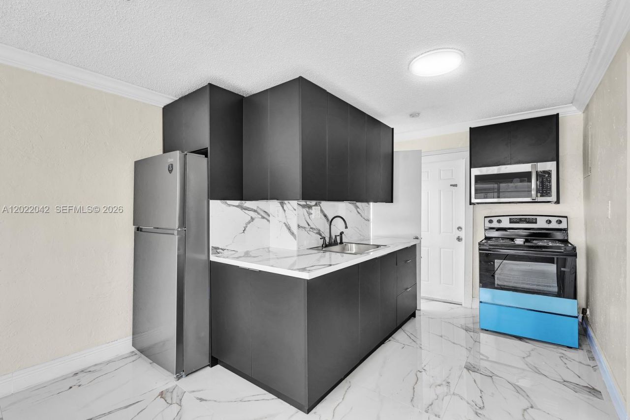 5685 Flagler St , Unit 2, Hollywood, FL 33023 Photo