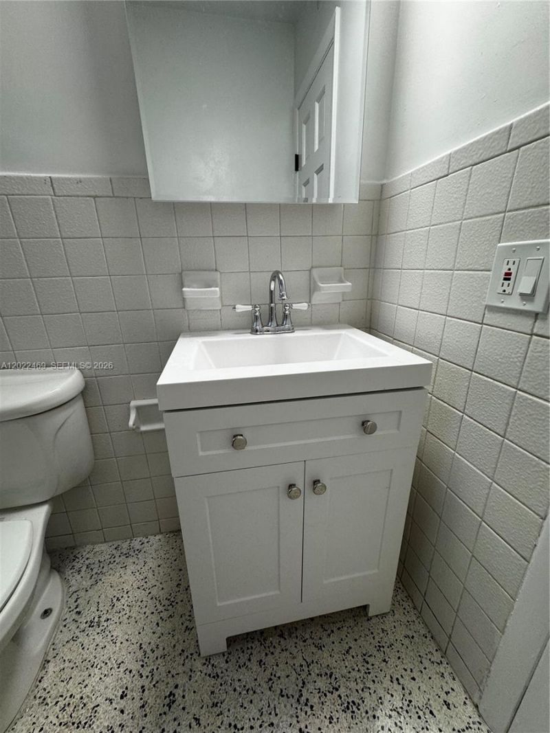 2725 SW 25th St, Unit 1, Miami, FL 33133 Photo