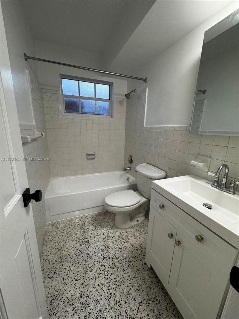 2725 SW 25th St, Unit 1, Miami, FL 33133 Photo