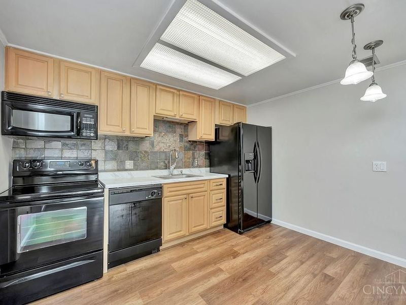 3132 Birchway Drive, Cincinnati, OH 45251 Photo 10