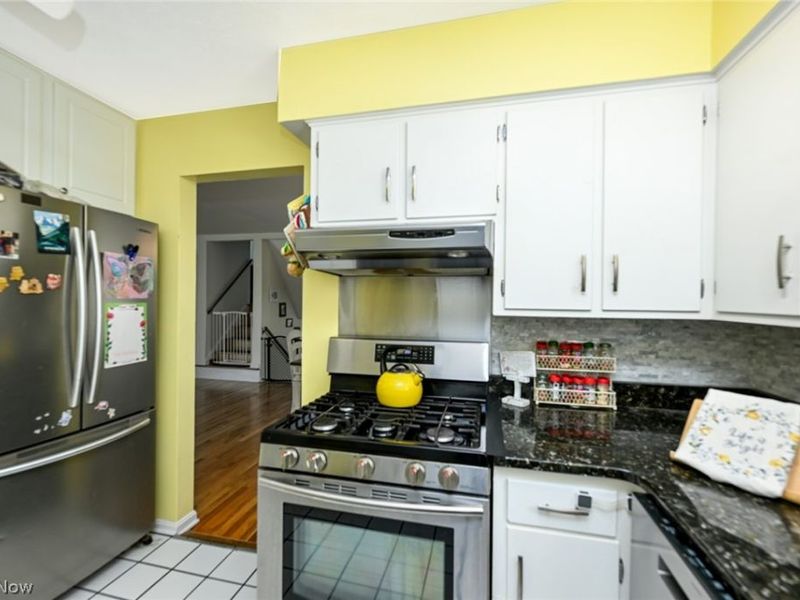 12460 Amber Circle NW, Uniontown, OH 44685 Photo 9