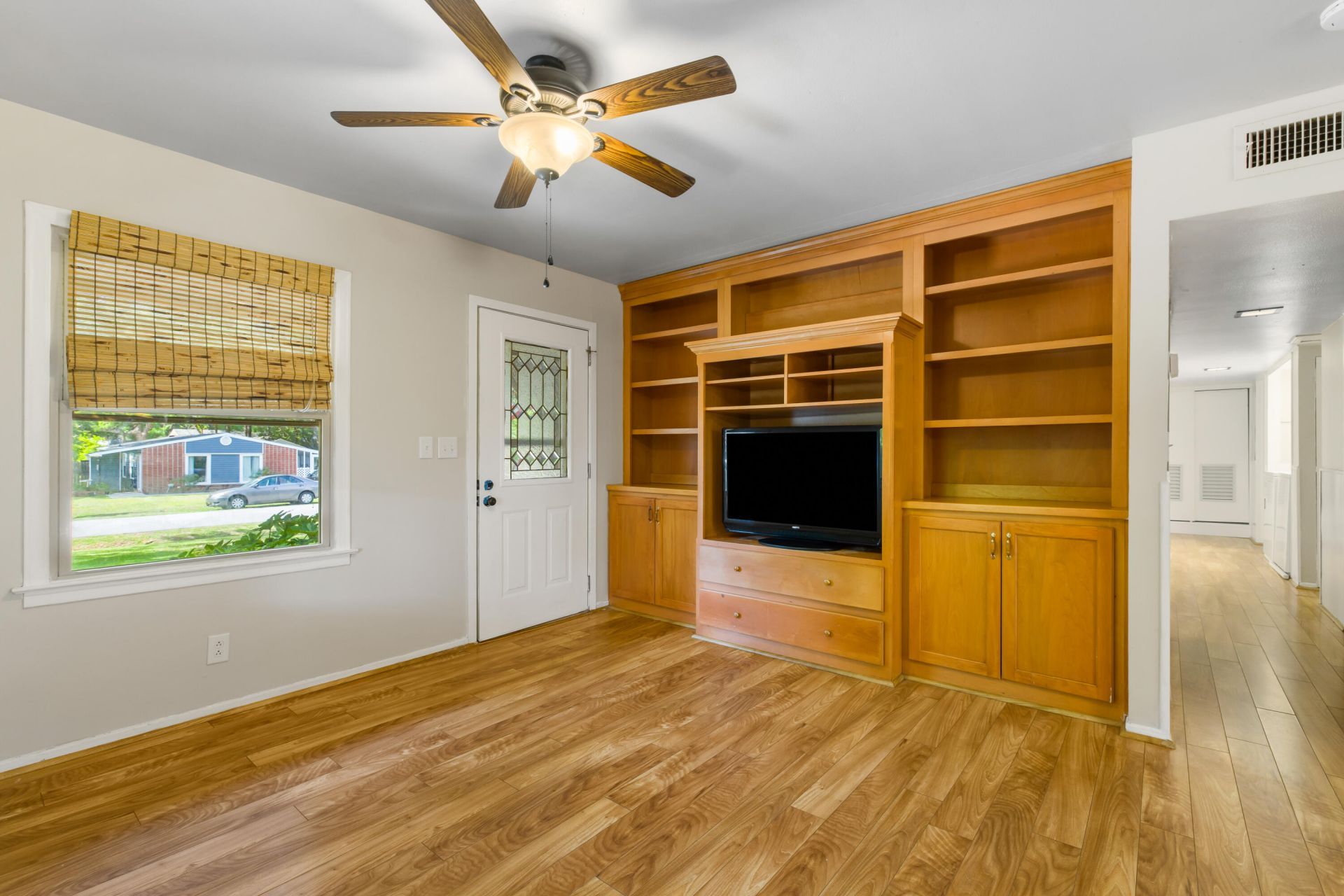 2111 Barbour Drive Photo 10