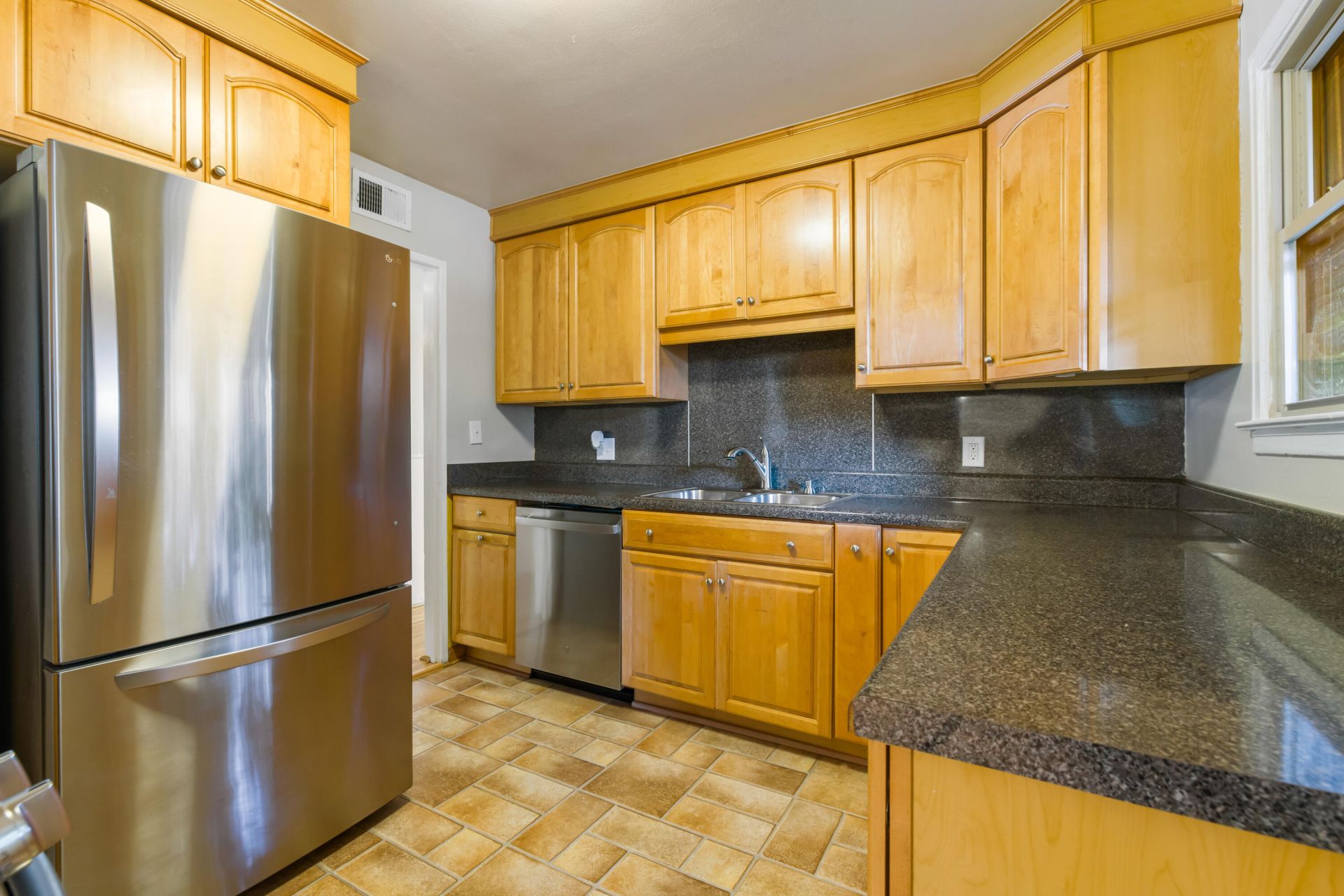 2111 Barbour Drive Photo 13